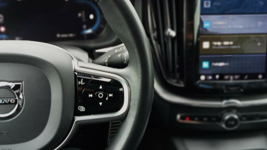 VOLVO XC60 XC60 B5 D AWD Plus Dark aut