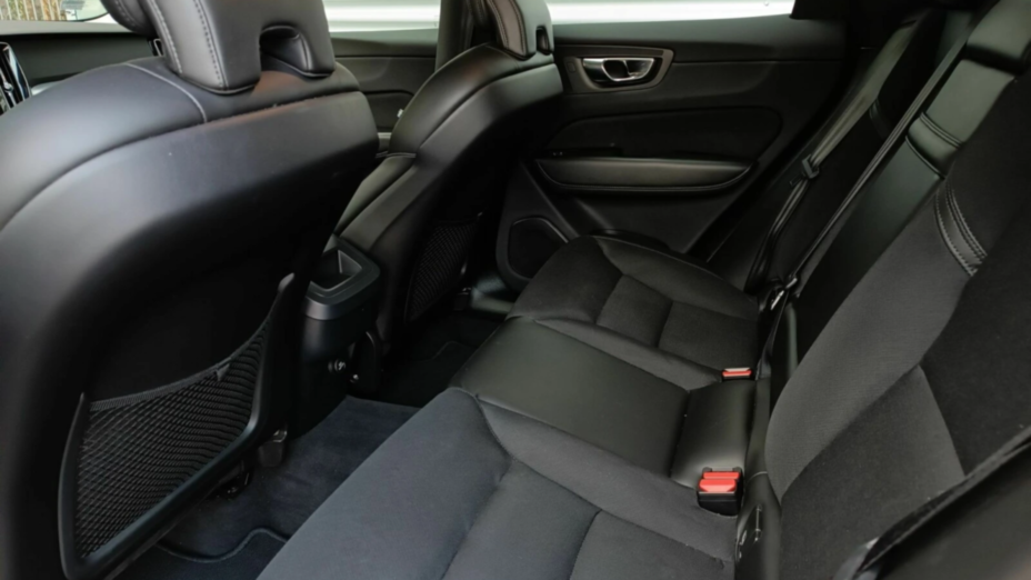 VOLVO XC60 XC60 T4 Momentum Pro aut