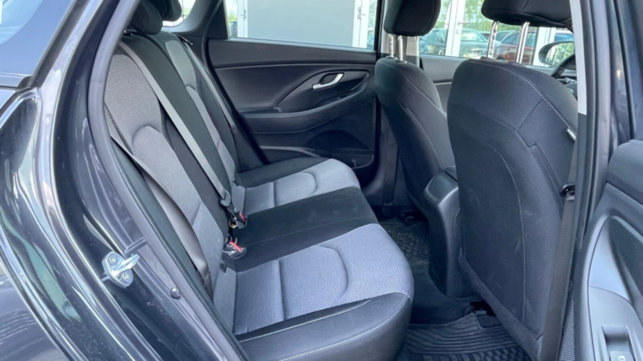 HYUNDAI i30 i30 1.0 T-GDI Modern DCT