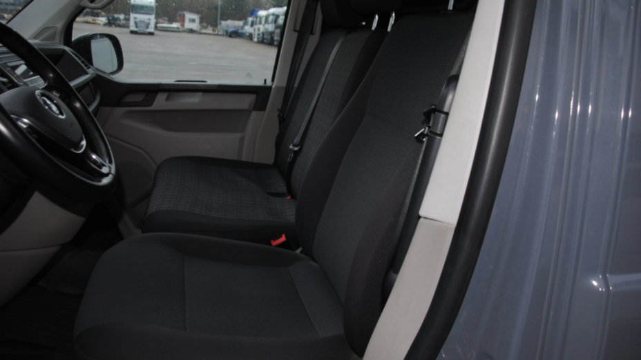 VOLKSWAGEN Transporter Transporter T6 TDI L1H1