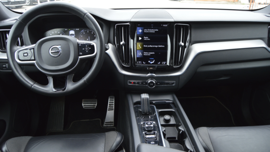 VOLVO XC60 XC60 B5 B AWD R-Design aut