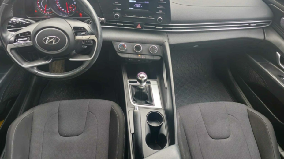 HYUNDAI Elantra Elantra 1.6 Modern