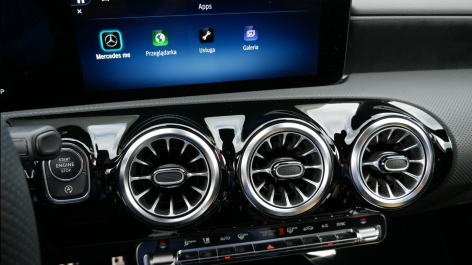MERCEDES-BENZ A Klasa A 200 AMG Line 7G-DCT