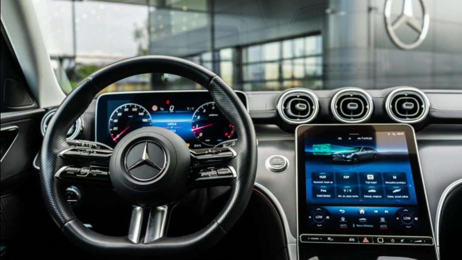 MERCEDES-BENZ C Klasa C 200 mHEV 4-Matic AMG