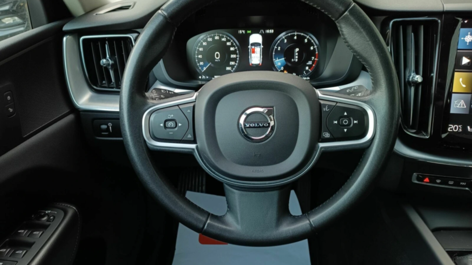 VOLVO XC60 XC60 T4 Momentum Pro aut