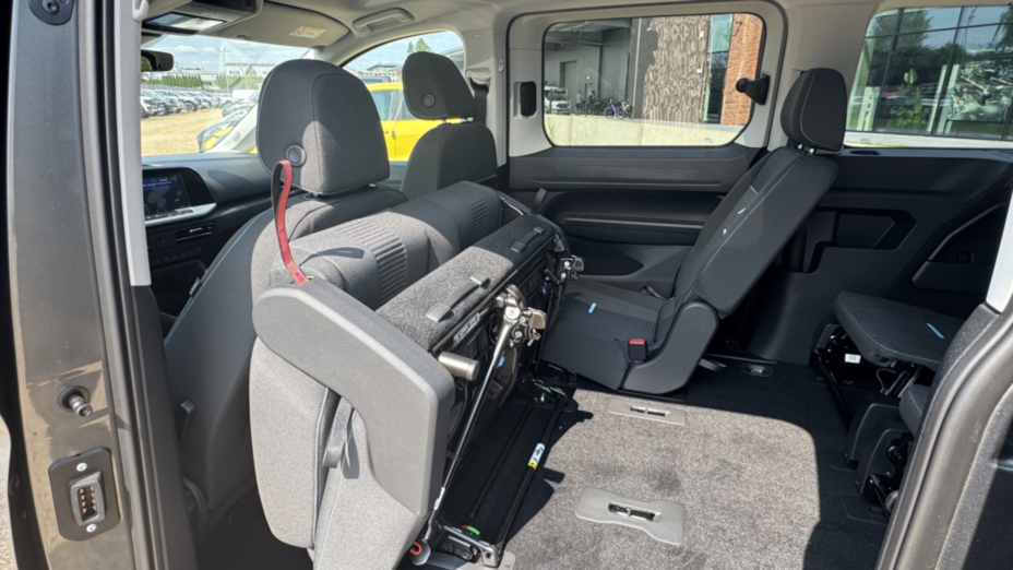 FORD Tourneo Connect Grand Tourneo Connect 2.0 EcoBlue Active aut Nowy