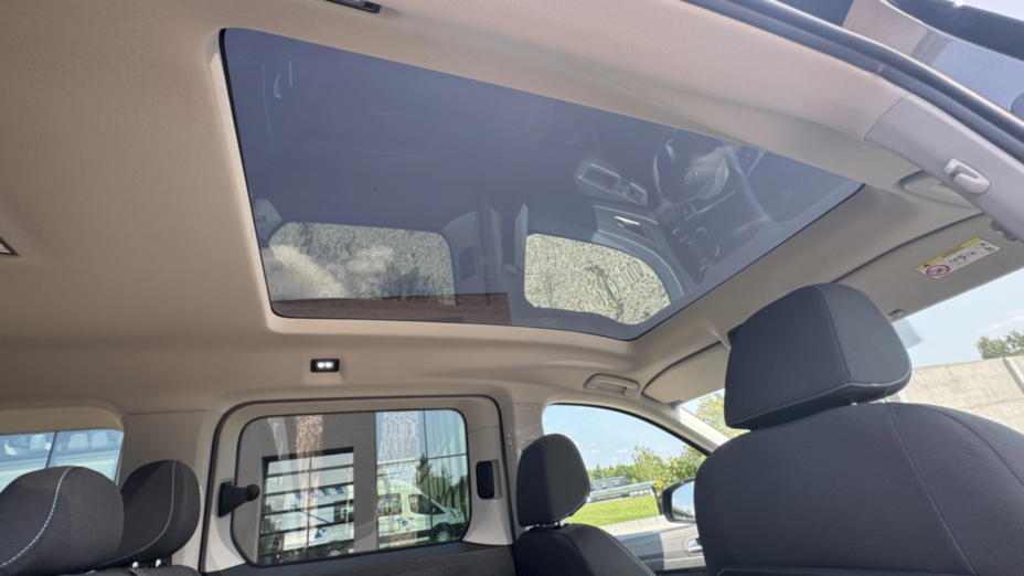 FORD Tourneo Connect Grand Tourneo Connect 2.0 EcoBlue Active aut Nowy