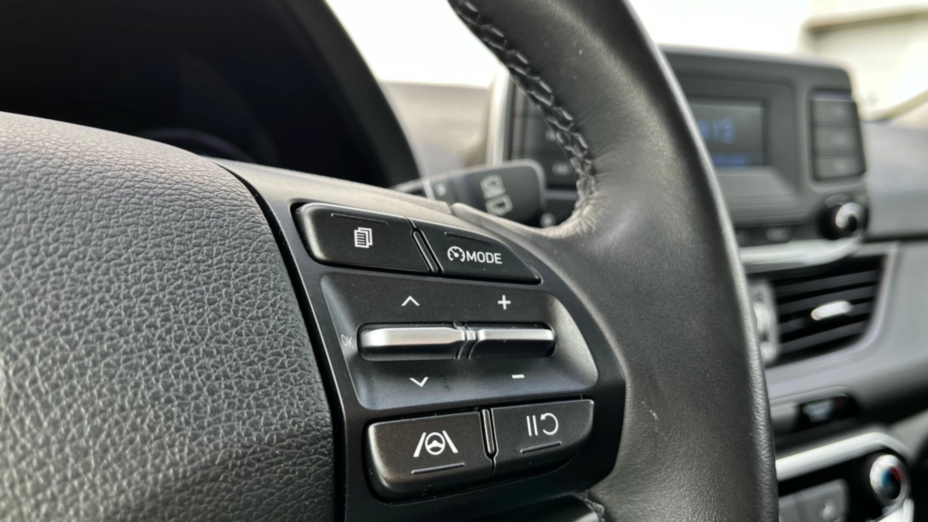 HYUNDAI i30 i30 1.0 T-GDI Modern