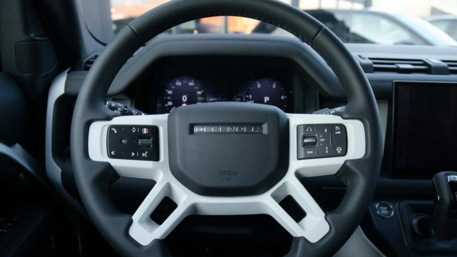 LAND ROVER Defender Defender 110 3.0 D200 mHEV X-Dynamic SE