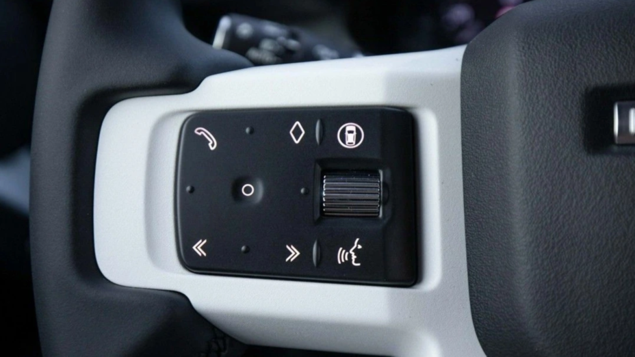 LAND ROVER Defender Defender 110 3.0 D200 mHEV X-Dynamic SE