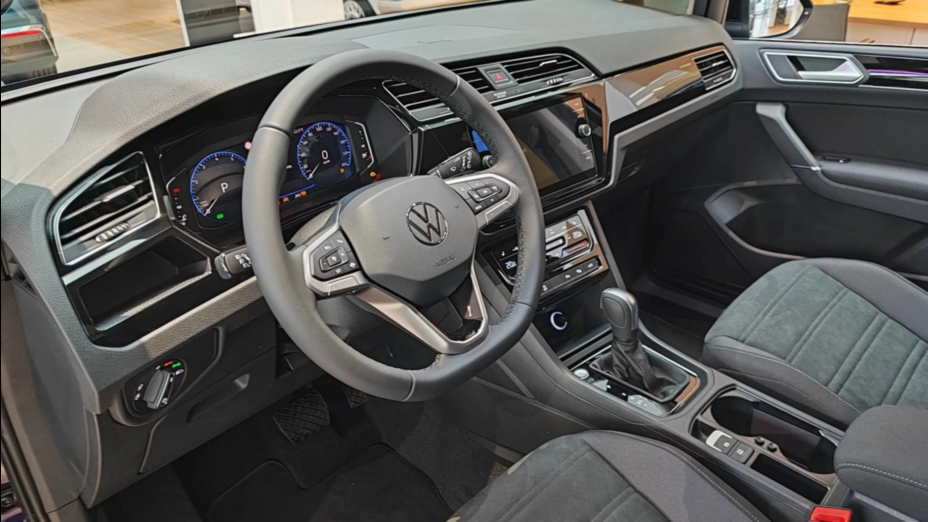VOLKSWAGEN Touran Touran 1.5 TSI EVO Highline DSG Nowy