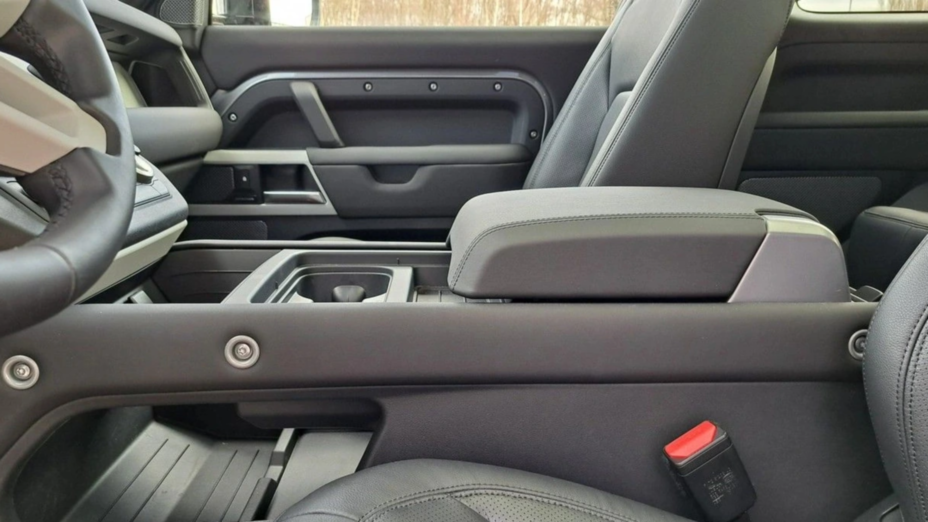 LAND ROVER Defender Defender 90 3.0 P400 mHEV SE