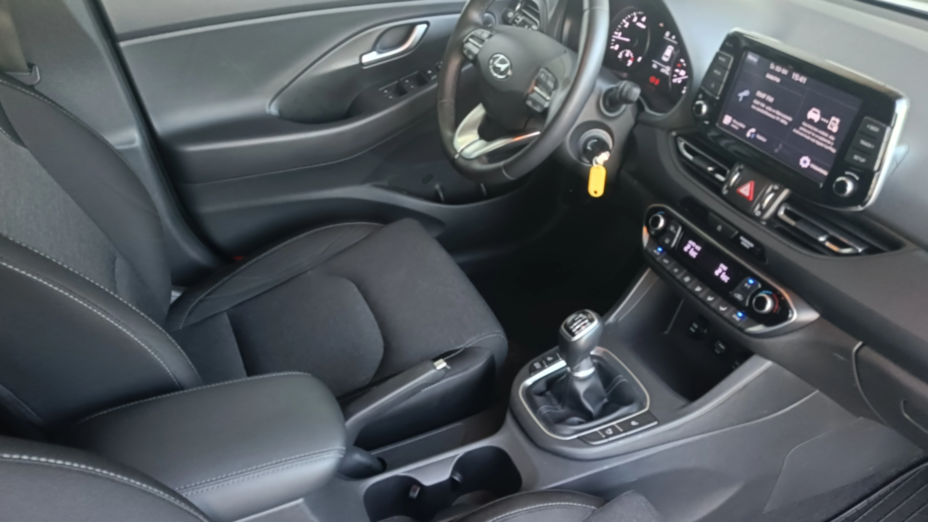 HYUNDAI i30 i30 1.5 T-GDI 48V Smart