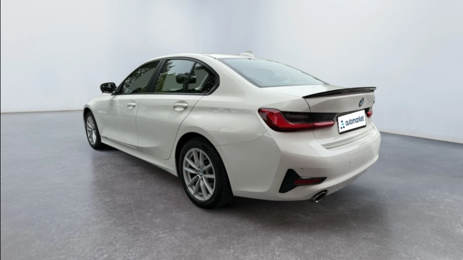 BMW Seria 3 318i Advantage aut