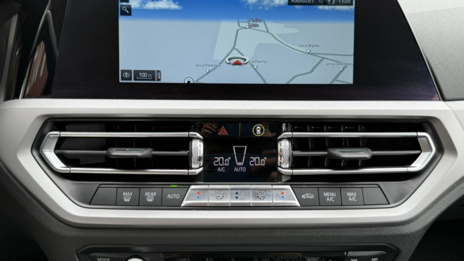 BMW Seria 3 318i Advantage aut