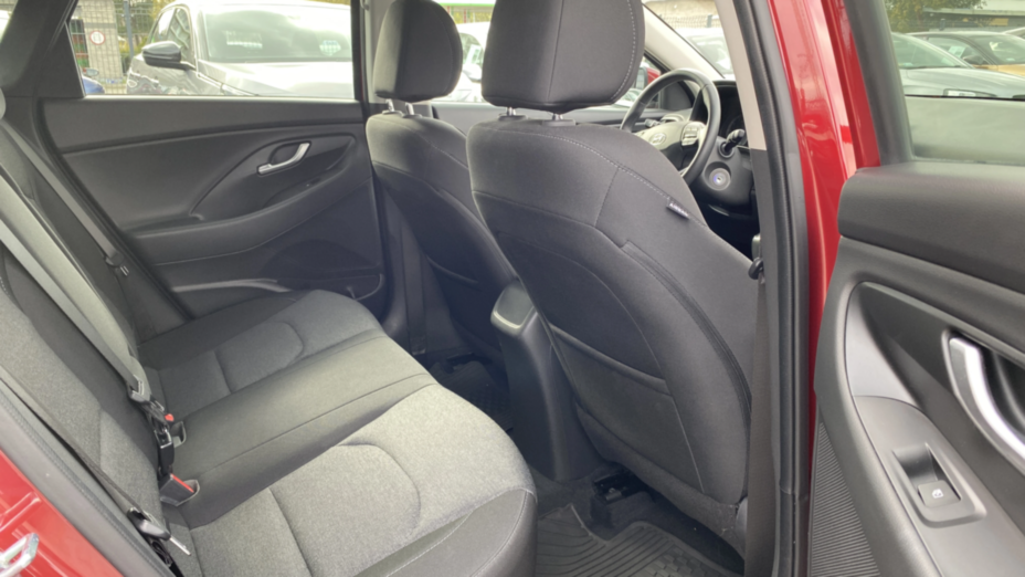 HYUNDAI i30 i30 1.5 DPI Smart