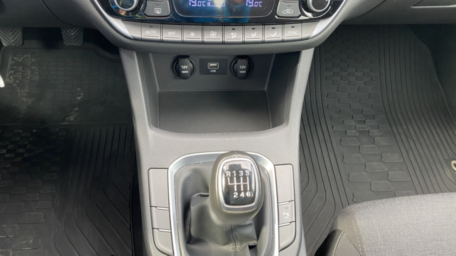HYUNDAI i30 i30 1.5 DPI Smart