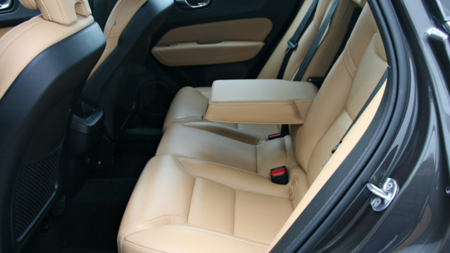 VOLVO XC60 XC60 B4 D AWD Plus Bright aut