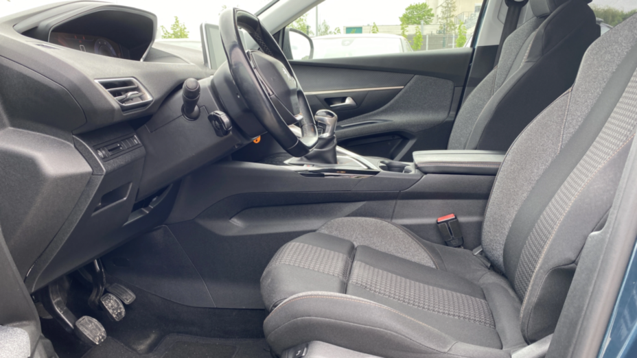 PEUGEOT 5008 5008 1.2 PureTech Active S&S