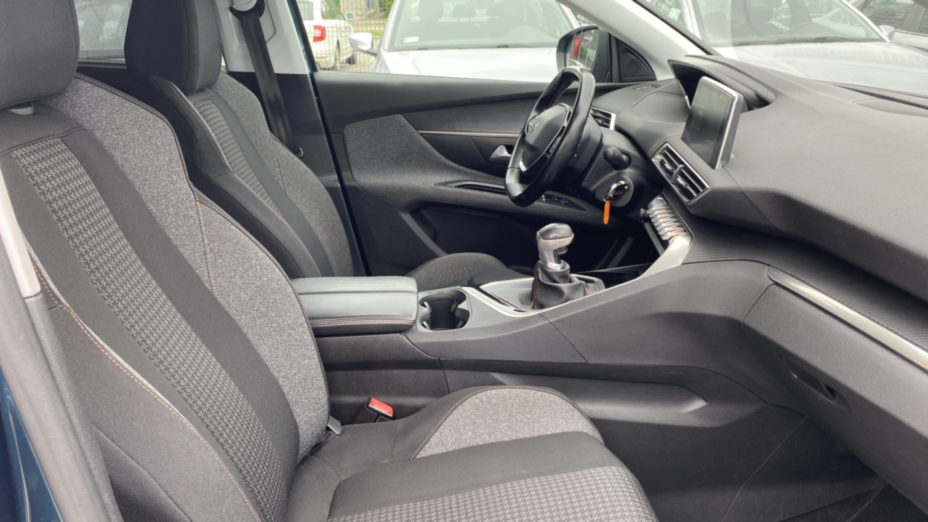 PEUGEOT 5008 5008 1.2 PureTech Active S&S