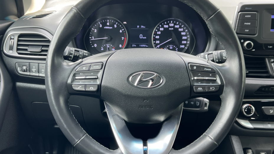 HYUNDAI i30 i30 1.5 DPI Classic +