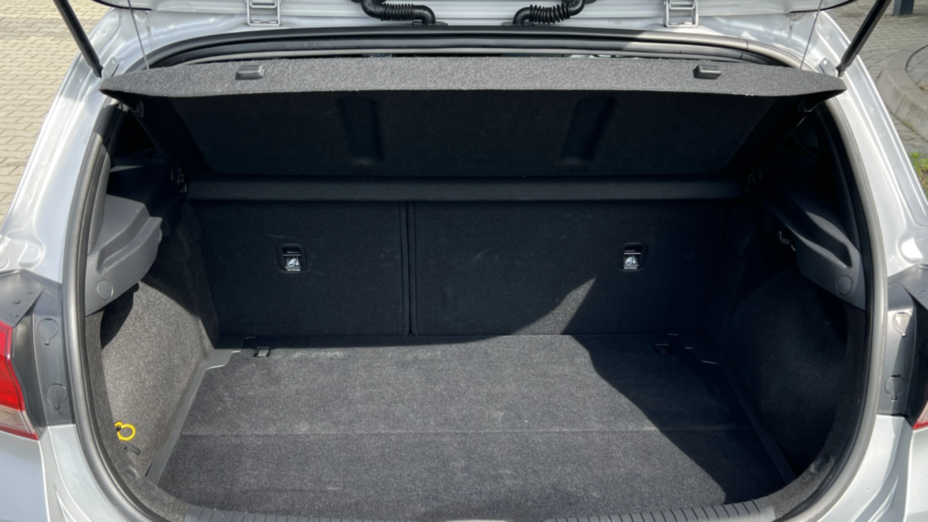 HYUNDAI i30 i30 1.5 DPI Classic +