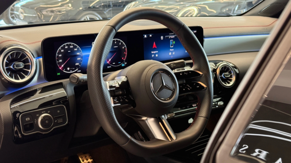 MERCEDES-BENZ CLA CLA 200 AMG Line 7G-DCT