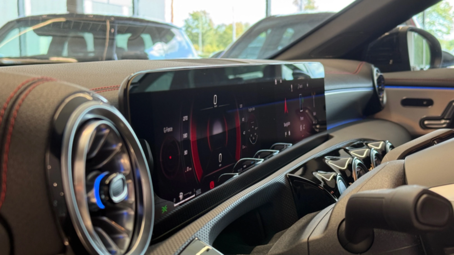 MERCEDES-BENZ CLA CLA 200 AMG Line 7G-DCT