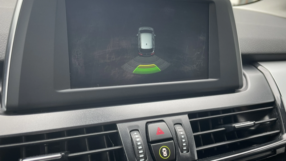 BMW Seria 2 216d aut
