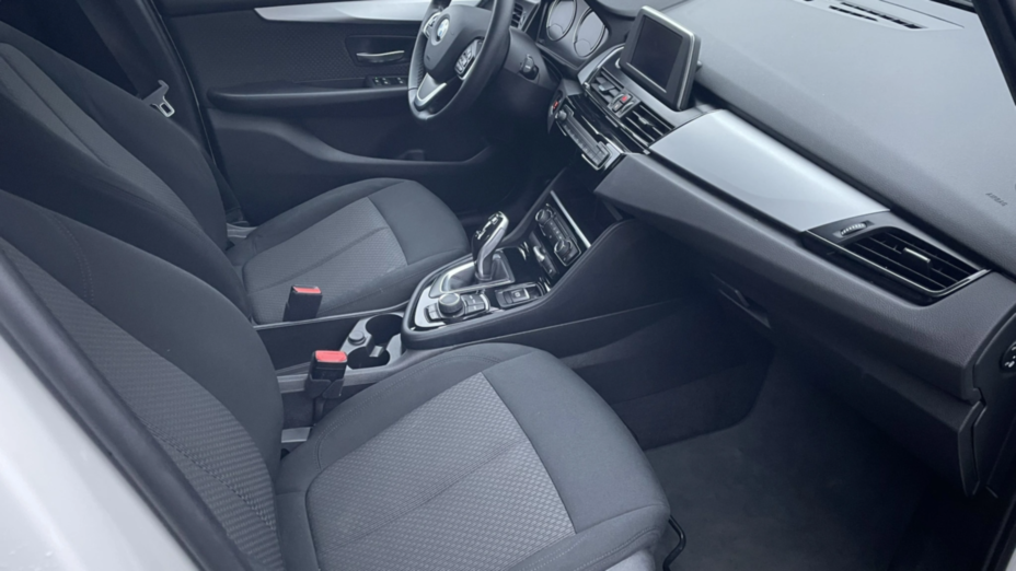 BMW Seria 2 216d aut