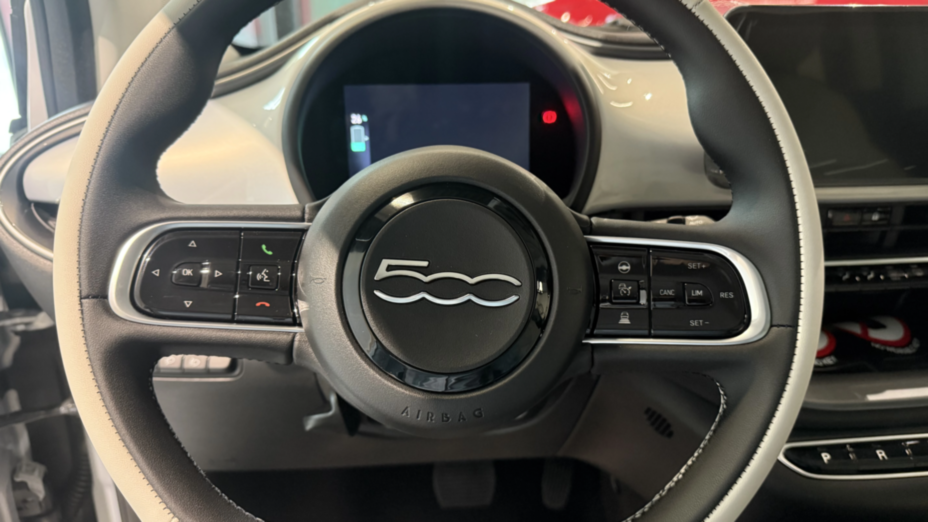 FIAT 500 500 3+1 42 kWh La Prima Nowy