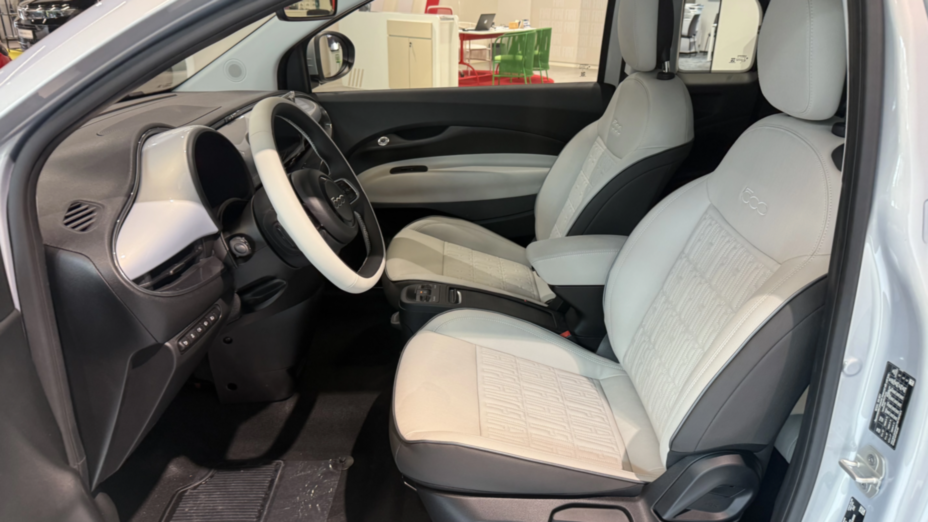 FIAT 500 500 3+1 42 kWh La Prima Nowy