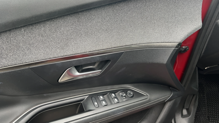 PEUGEOT 3008 3008 1.2 PureTech GPF Allure S&S EAT8