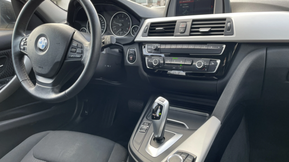 BMW Seria 3 320d xDrive aut