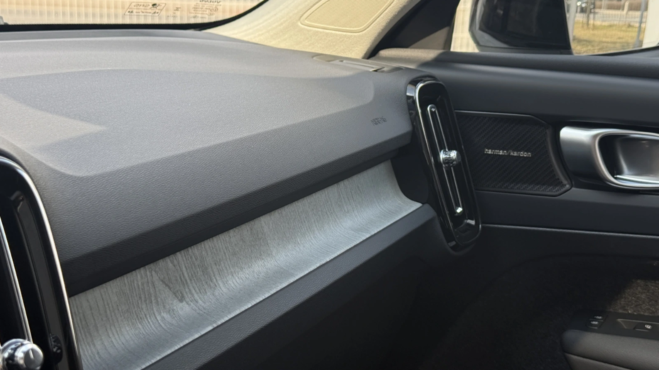 VOLVO XC40 XC40 B4 Ultimate Dark aut