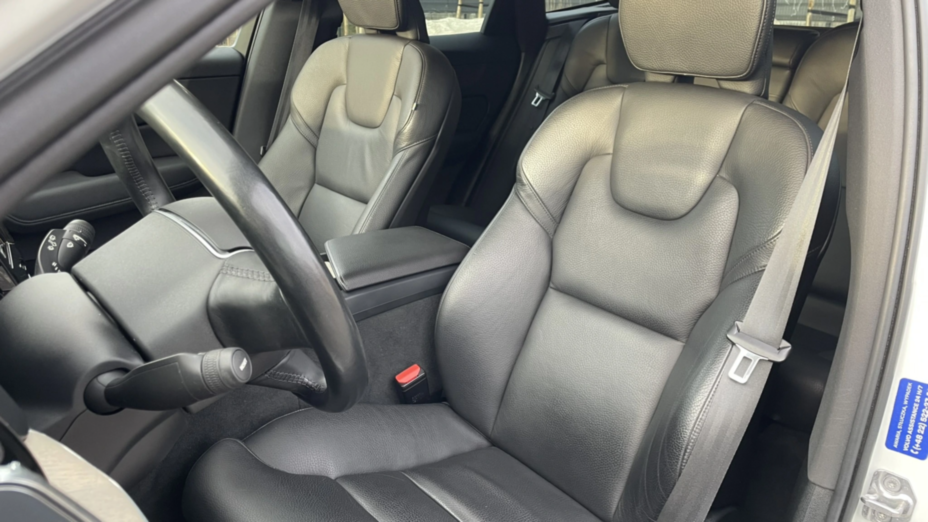 VOLVO XC60 XC60 B4 D AWD Inscription aut