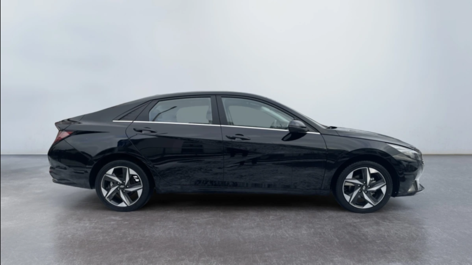 HYUNDAI Elantra Elantra 1.6 Executive CVT
