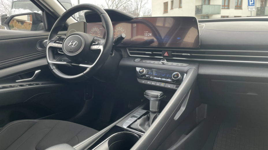 HYUNDAI Elantra Elantra 1.6 Executive CVT