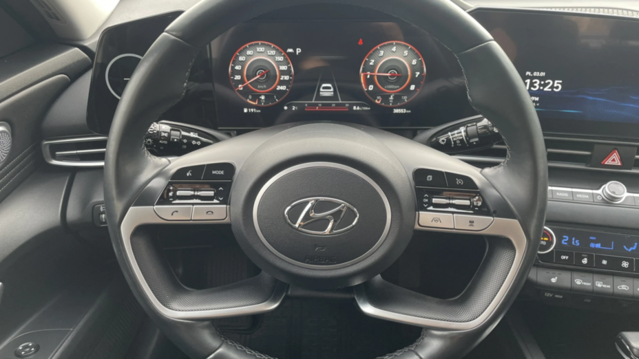 HYUNDAI Elantra Elantra 1.6 Executive CVT