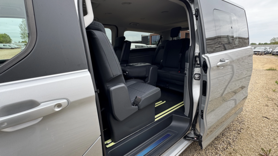 FORD Tourneo Custom Tourneo Custom 2.0 EcoBlue 320 L2 Titanium aut Nowy