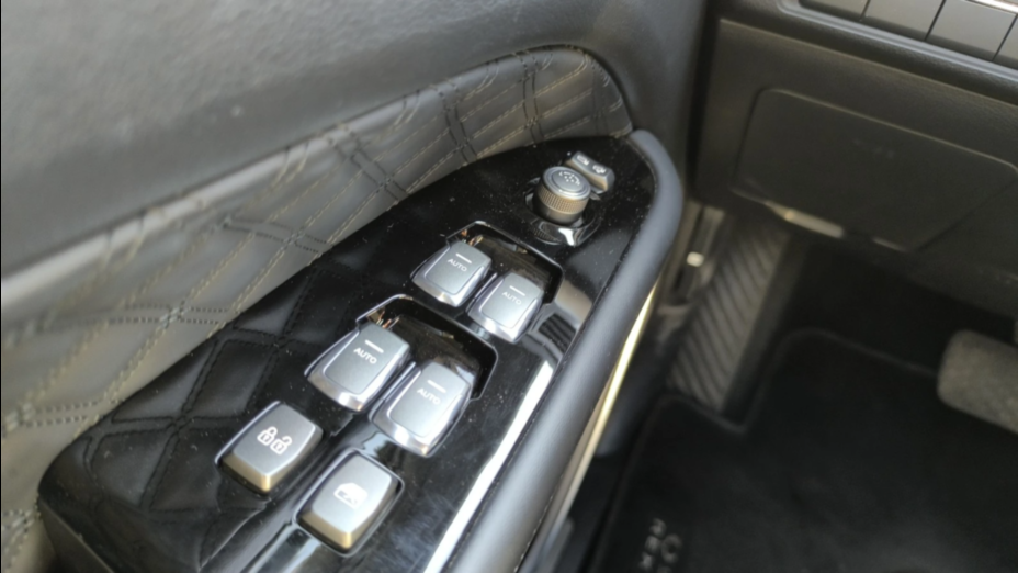 SSANGYONG Rexton Rexton 2.2 D Sapphire 4WD aut