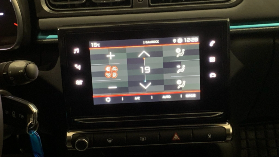 CITROEN C3 C3 1.2 PureTech Shine EAT6