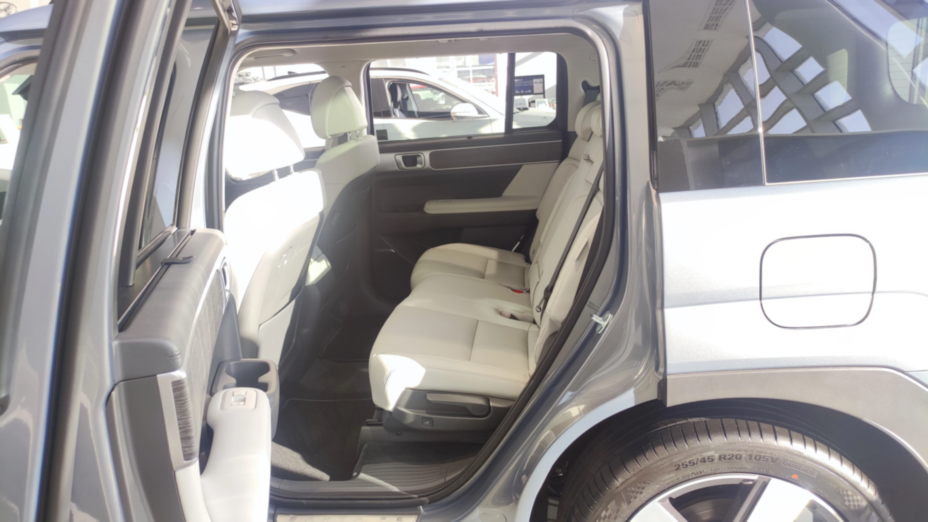 HYUNDAI Santa Fe Santa Fe 1.6 T-GDI HEV Platinum 4WD aut 7os. Nowy