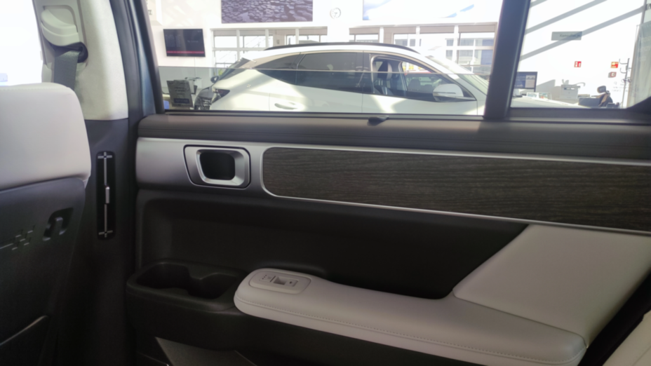 HYUNDAI Santa Fe Santa Fe 1.6 T-GDI HEV Platinum 4WD aut 7os. Nowy