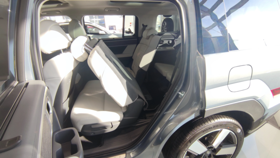 HYUNDAI Santa Fe Santa Fe 1.6 T-GDI HEV Platinum 4WD aut 7os. Nowy