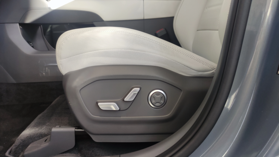 HYUNDAI Santa Fe Santa Fe 1.6 T-GDI HEV Platinum 4WD aut 7os. Nowy