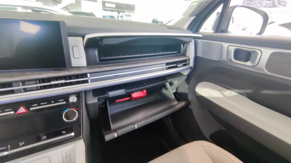 HYUNDAI Santa Fe Santa Fe 1.6 T-GDI HEV Platinum 4WD aut 7os. Nowy