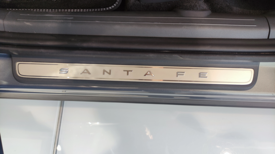 HYUNDAI Santa Fe Santa Fe 1.6 T-GDI HEV Platinum 4WD aut 7os. Nowy