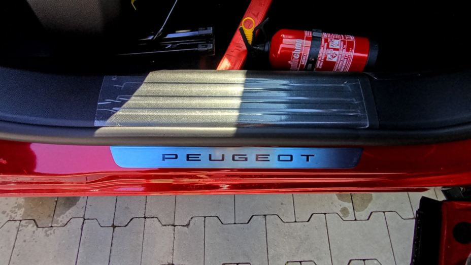 PEUGEOT 2008 2008 PureTech mHEV GT e-DCS6 Nowy