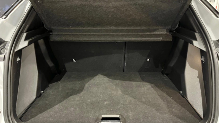 PEUGEOT 2008 2008 1.2 PureTech Allure S&S EAT8